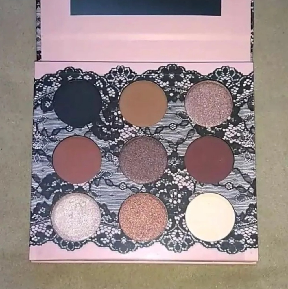 Make Up Palette - Picture 2 of 5